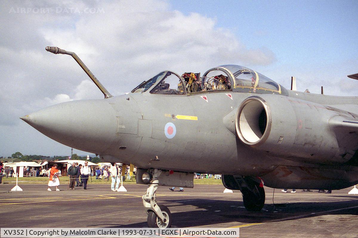 XV352, 1967 Hawker Siddeley Buccaneer S.2B C/N B3-02-67, Hawker Siddeley Buccaneer S2B. From RAF No 208 Sqn Lossiemouth and seen at RAF Leeming Air Fair in 1993.