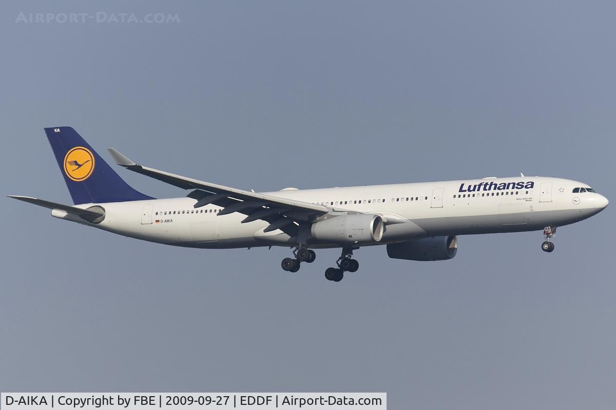 D-AIKA, 2004 Airbus A330-343X C/N 570, short final RW07L