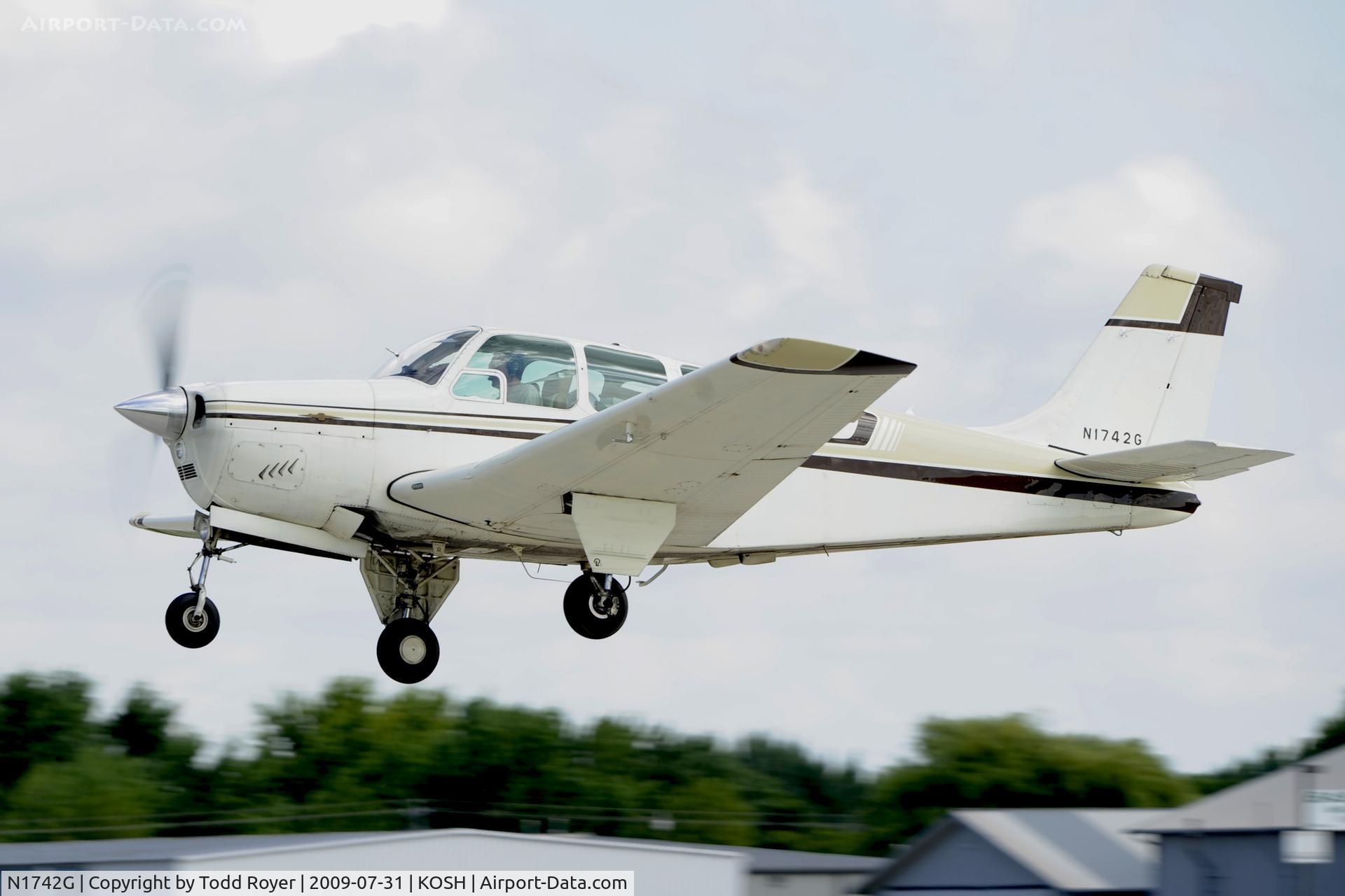 N1742G, 1962 Beech 35-B33 Debonair C/N CD-467, EAA AIRVENTURE 2009