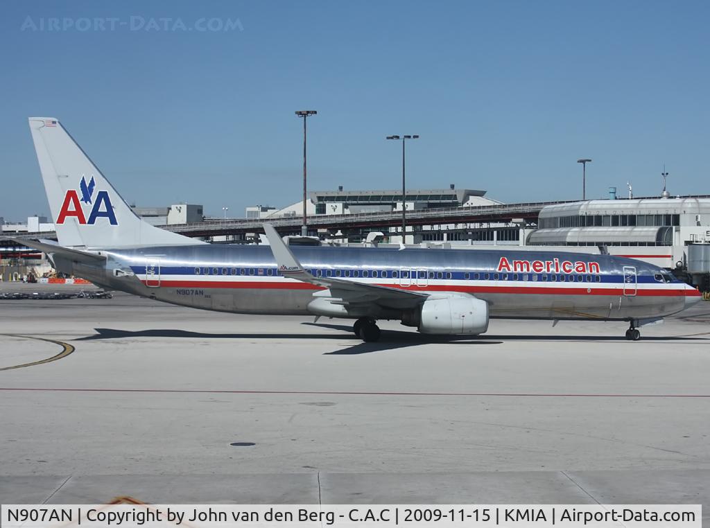 N907AN, 1999 Boeing 737-823 C/N 29509, American Airlines B 737-823 ( 29509/254 ) @ KMIA / MIA
