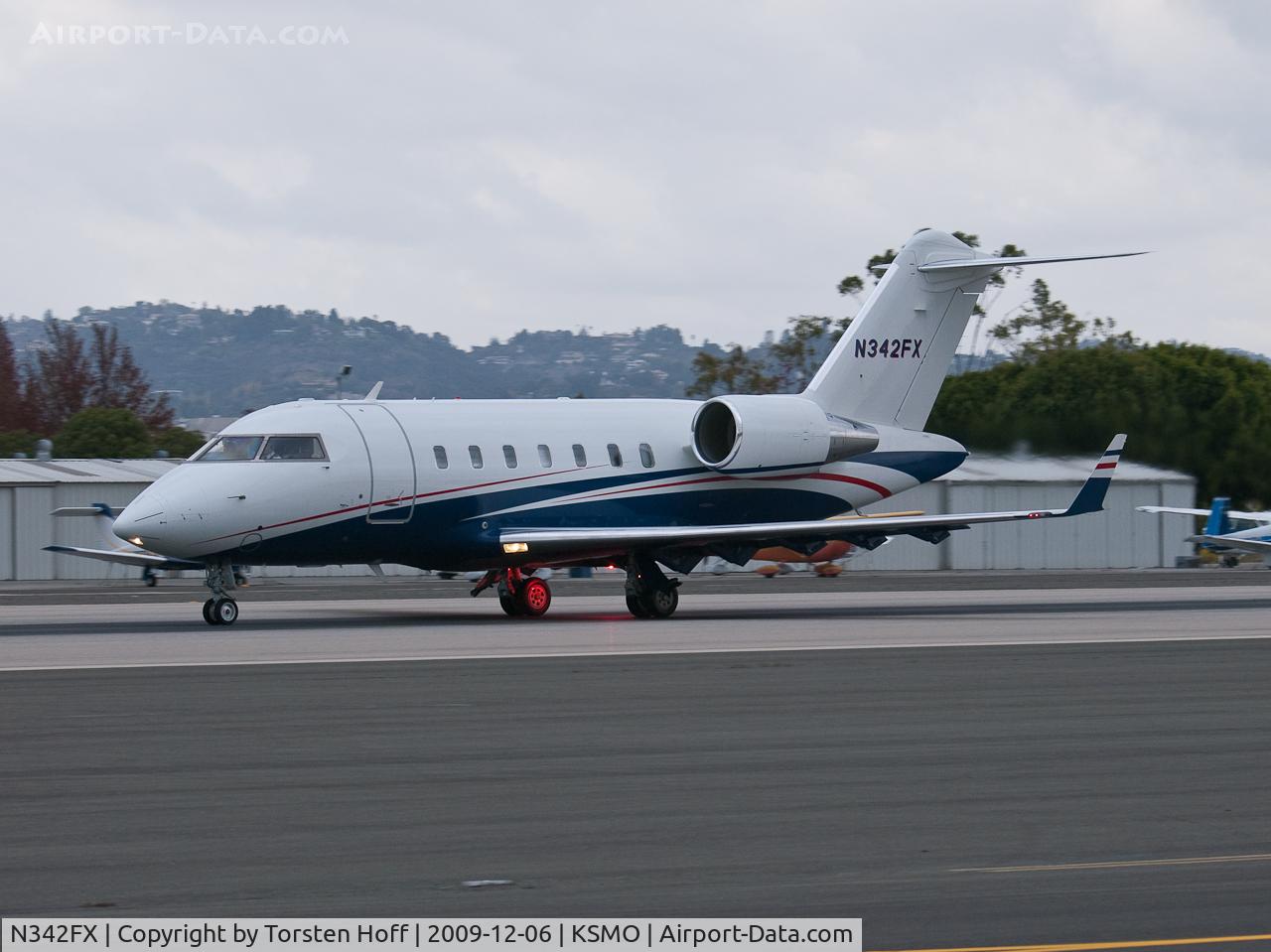 N342FX, 2008 Bombardier Challenger 605 (CL-600-2B16) C/N 5752, N342FX departing from RWY 21