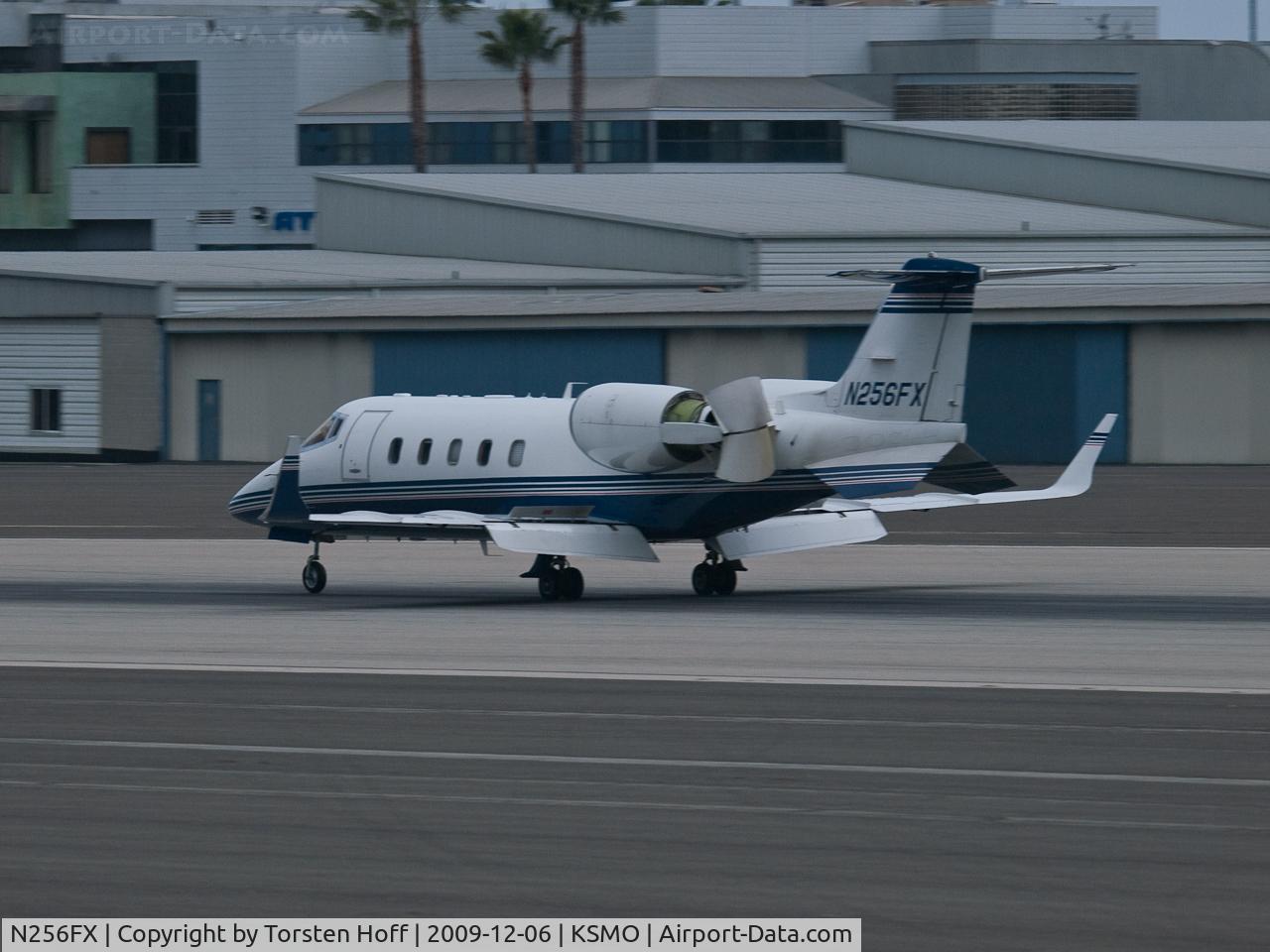 N256FX, Learjet 60 C/N 257, N256FX arriving on RWY 21