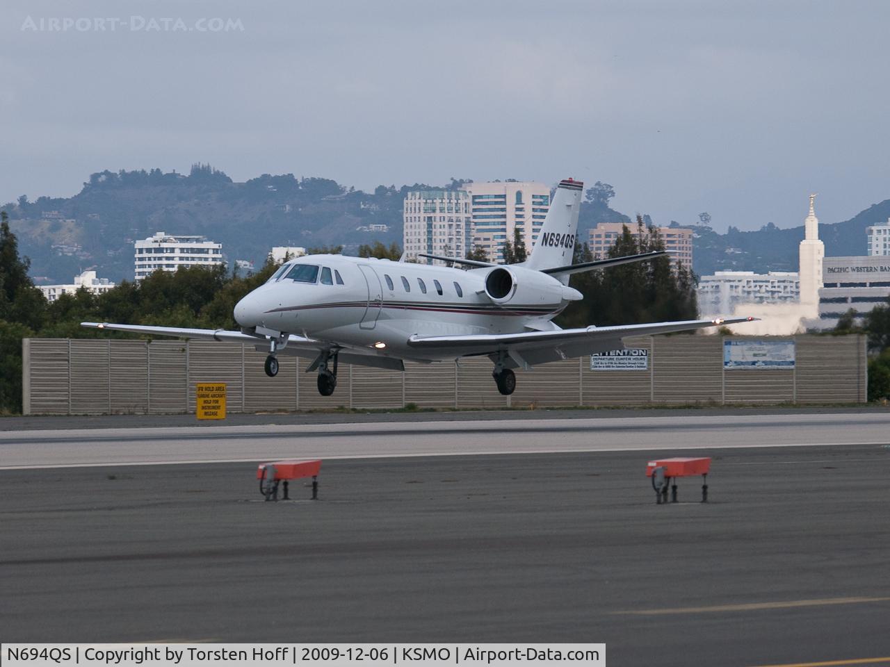 N694QS, 2001 Cessna 560XL C/N 560-5194, N694QS arriving on RWY 21
