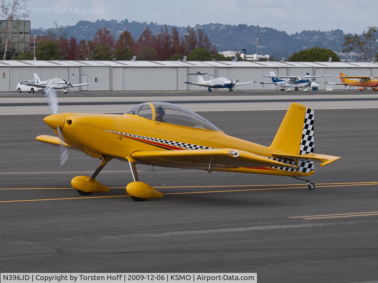 N396JD, 2005 Vans RV-8 C/N 81923, N396JD taxiing