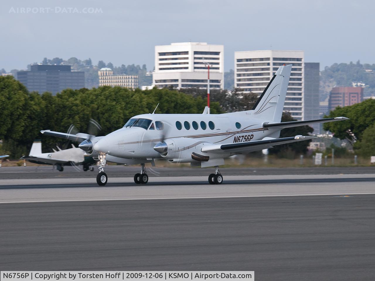 N6756P, 1980 Beech B100 King Air C/N BE-92, N6756P departing from RWY 21