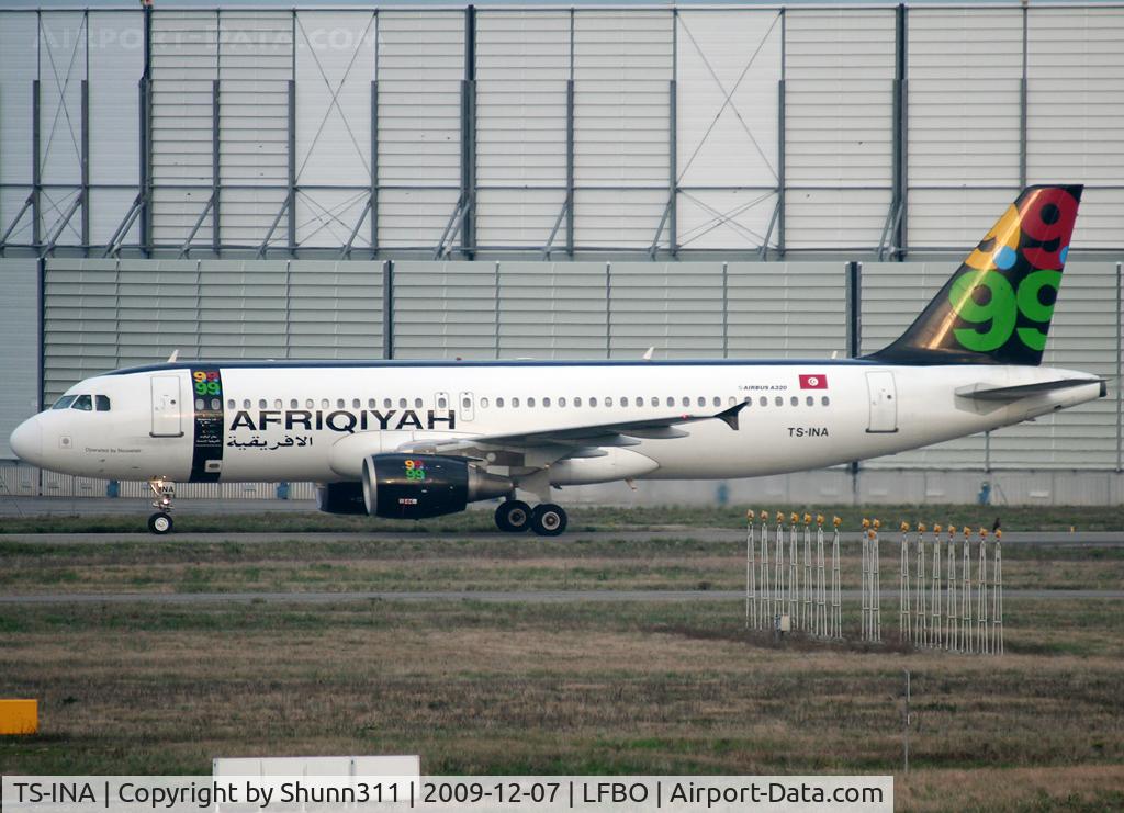 TS-INA, 1999 Airbus A320-214 C/N 1121, Taxiing to Air France facility... English titles