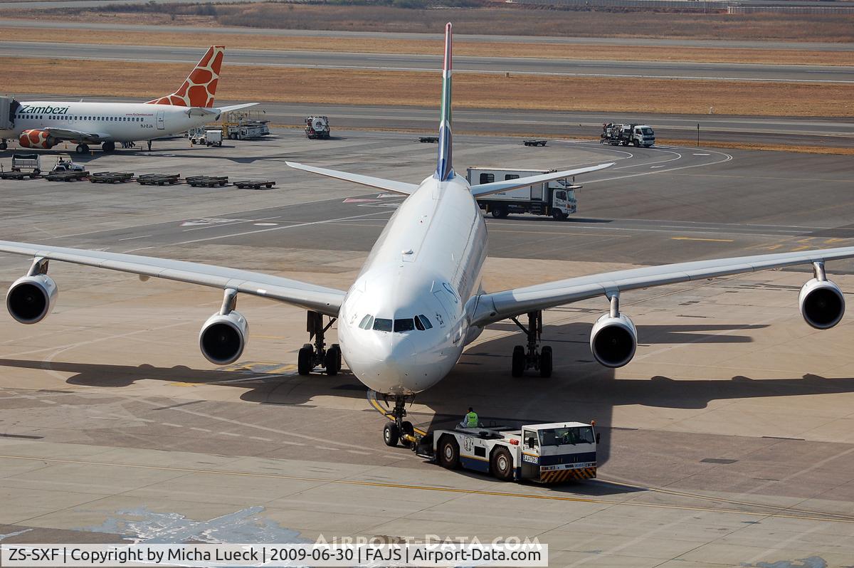 ZS-SXF, 2005 Airbus A340-313E C/N 651, At Jo'burg