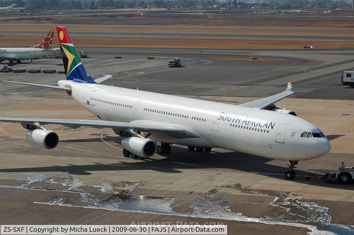ZS-SXF, 2005 Airbus A340-313E C/N 651, At Jo'burg
