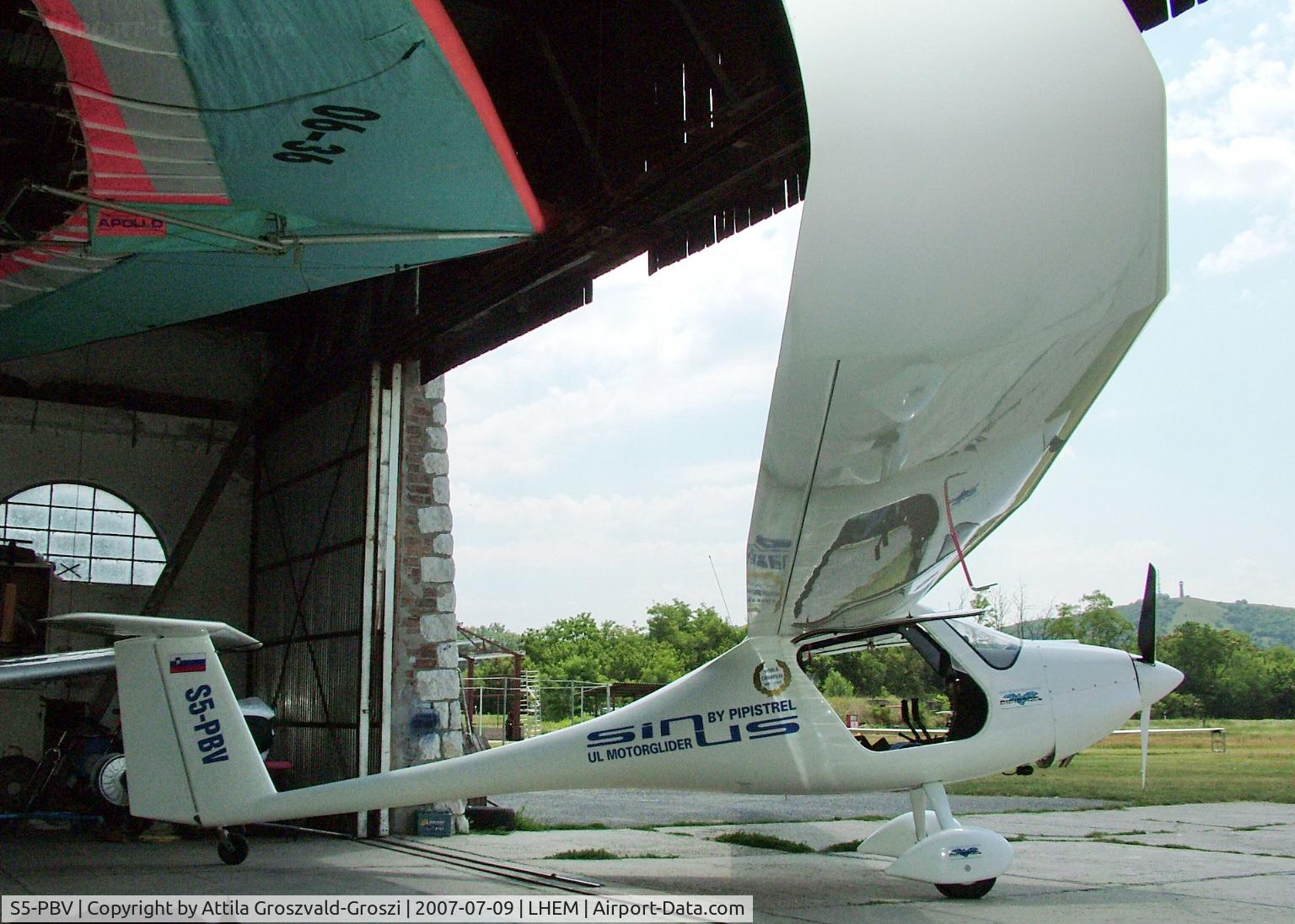 S5-PBV, 2003 Pipistrel Sinus 912 C/N Not found HA-YLEA, Esztergom Airfield-hangar