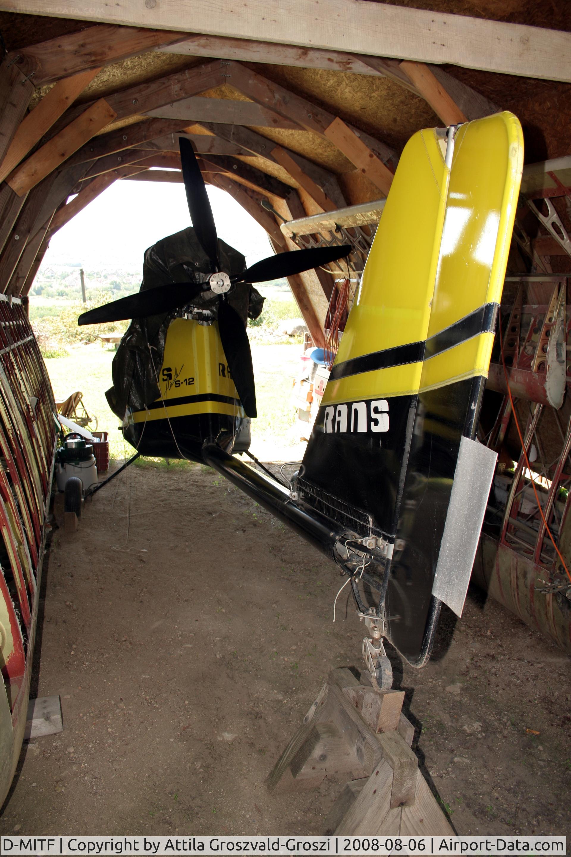 D-MITF, 2001 Rans S-12 Airaile C/N 0192168, Szentendre, on the yard of a private house.