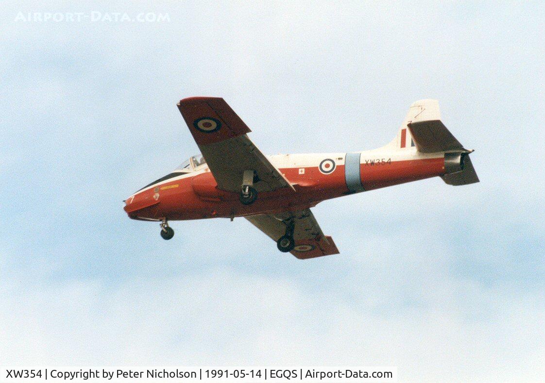XW354, 1970 BAC 84 Jet Provost T.5A C/N EEP/JP/1004, Jet Provost T.5A of the RAF College at Cranwell on final approach to Lossiemouth in May 1991.