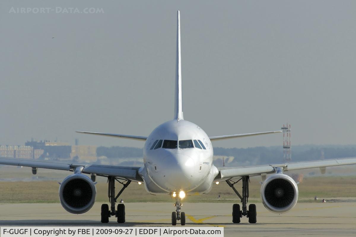 F-GUGF, 2004 Airbus A318-111 C/N 2109, line up RW18W