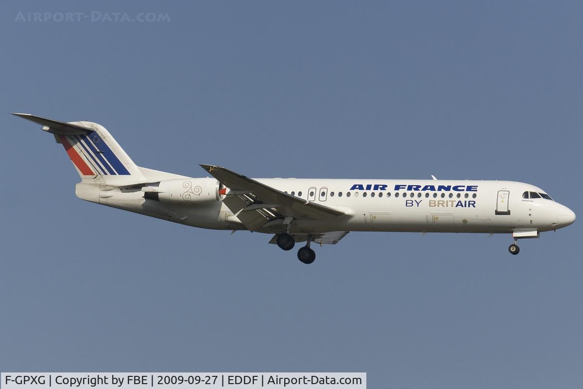 F-GPXG, 1992 Fokker 100 (F-28-0100) C/N 11387, short final RW07R