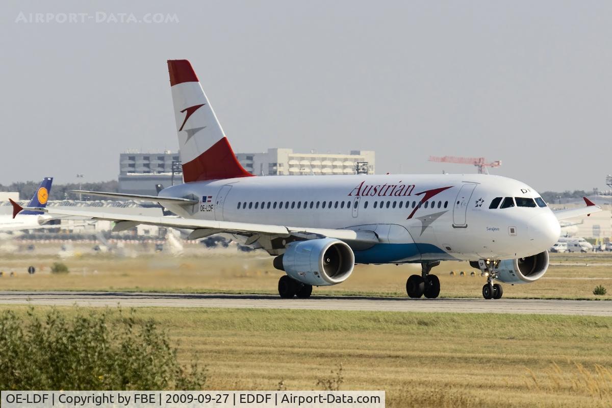 OE-LDF, 2005 Airbus A319-112 C/N 2547, departing via RW18W