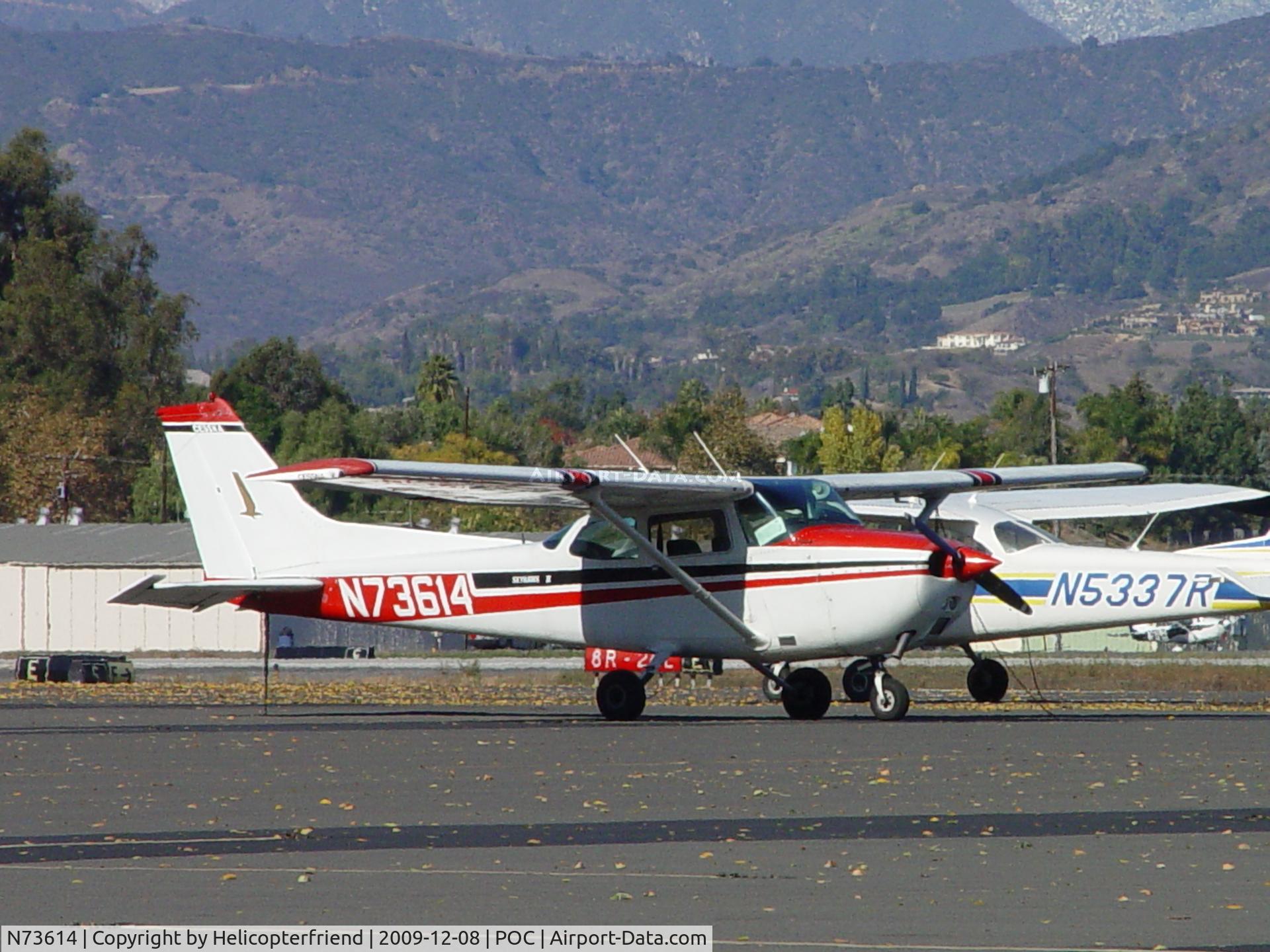 N73614, 1976 Cessna 172M C/N 17267578, Parked in transient parking
