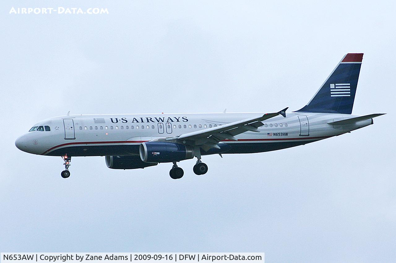 N653AW, 1999 Airbus A320-232 C/N 1003, US Airways landing at DFW