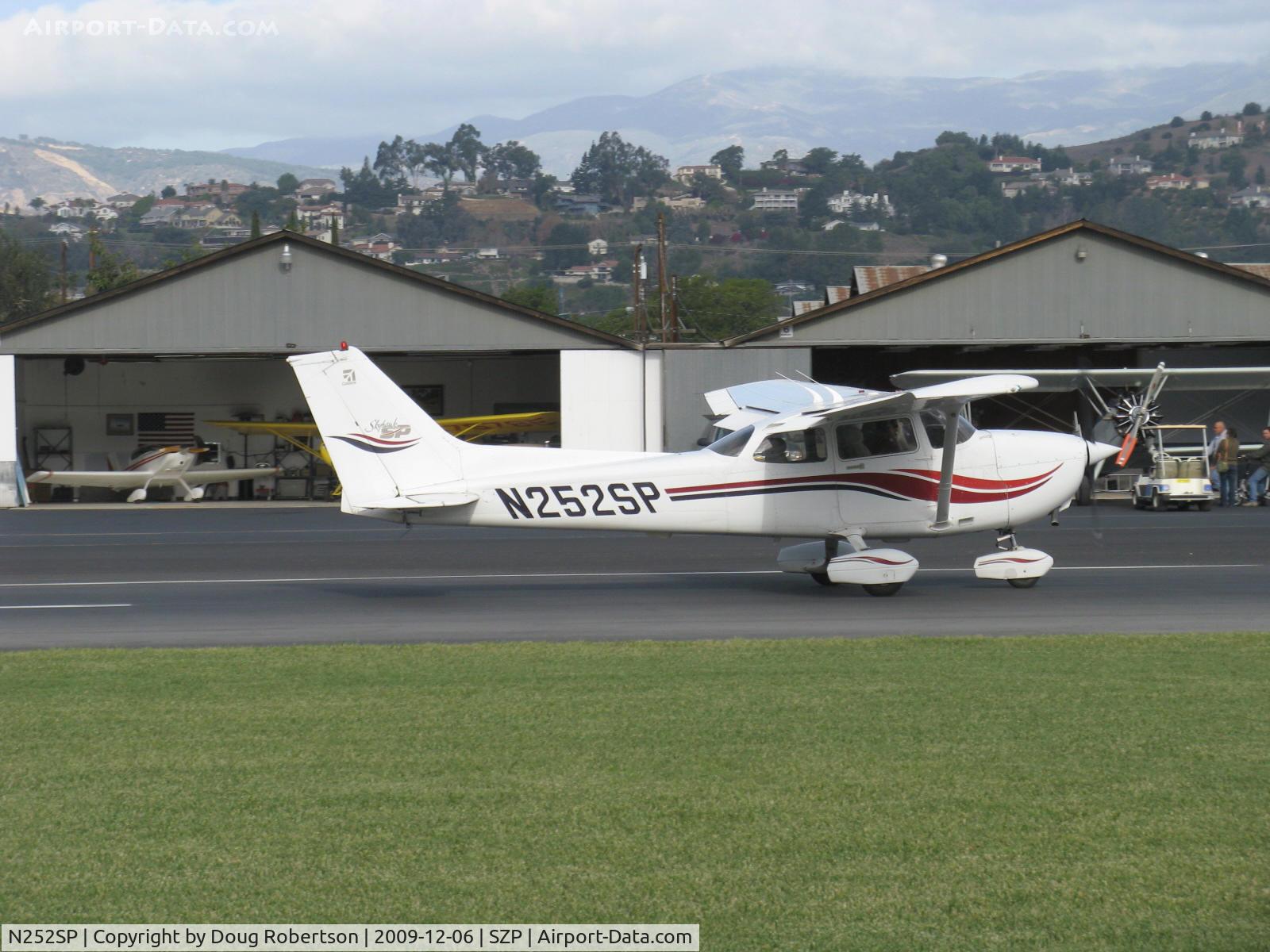 N252SP, 1999 Cessna 172S C/N 172S8228, 1999 Cessna 172S SKYHAWK SP, Lycoming IO-360-L2A 180 Hp, landing roll Rwy 04