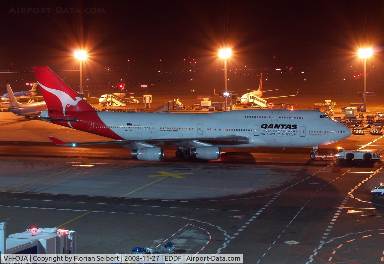 VH-OJA, 1989 Boeing 747-438 C/N 24354, getting pushed for her journey back home