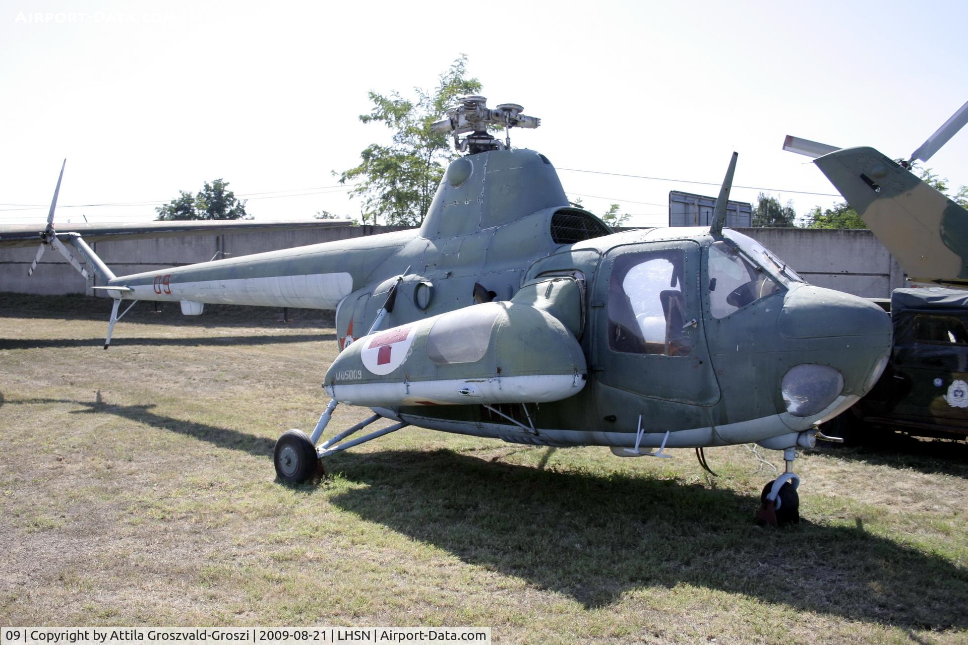 09, 1963 PZL-Swidnik SM-1 C/N W05009, Szolnok-Szandaszölös airplane museum.