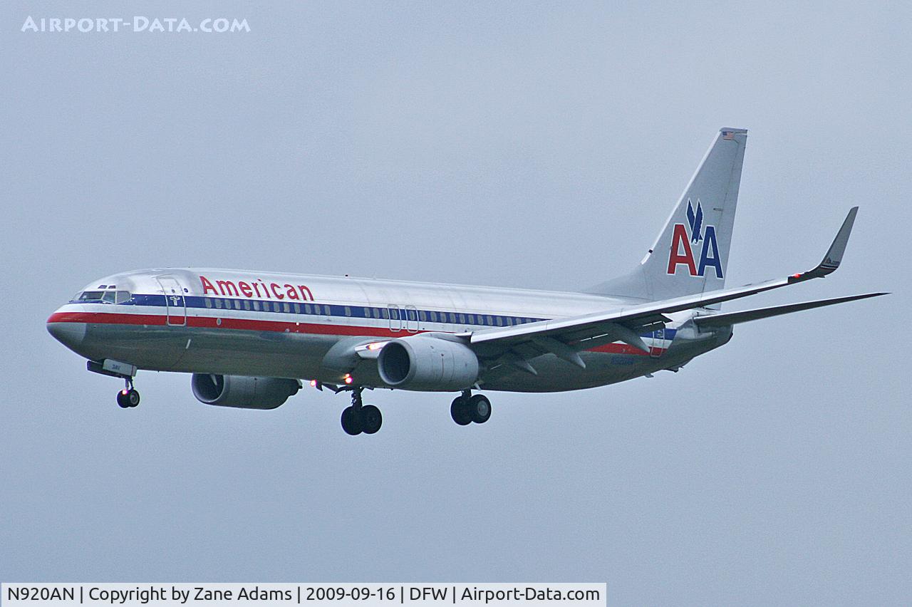 N920AN, 1999 Boeing 737-823 C/N 29521, American Airlines at DFW