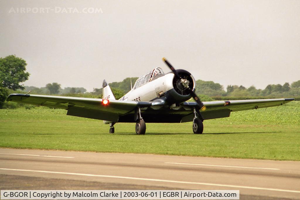 G-BGOR, 1942 North American AT-6D Harvard III C/N 88-14880 (41-33908), North American Harvard III at Breighton Airfield in 2003.