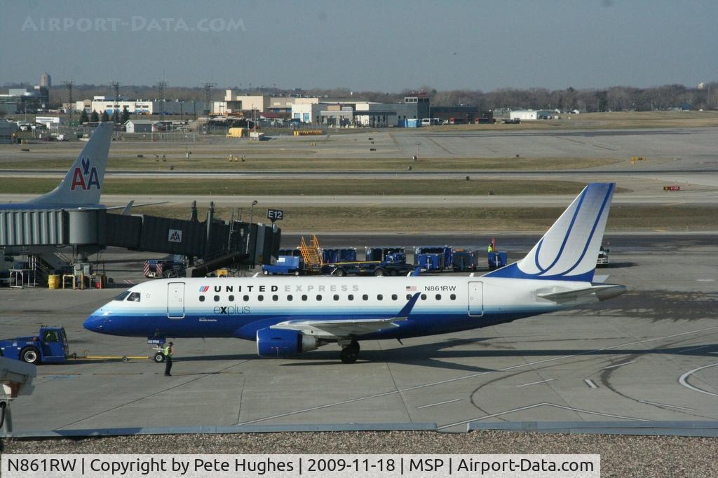 N861RW, 2005 Embraer 170SE (ERJ-170-100SE) C/N 17000094, at MSP