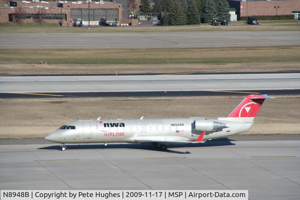 N8948B, 2004 Bombardier CRJ-200 (CL-600-2B19) C/N 7948, at MSP