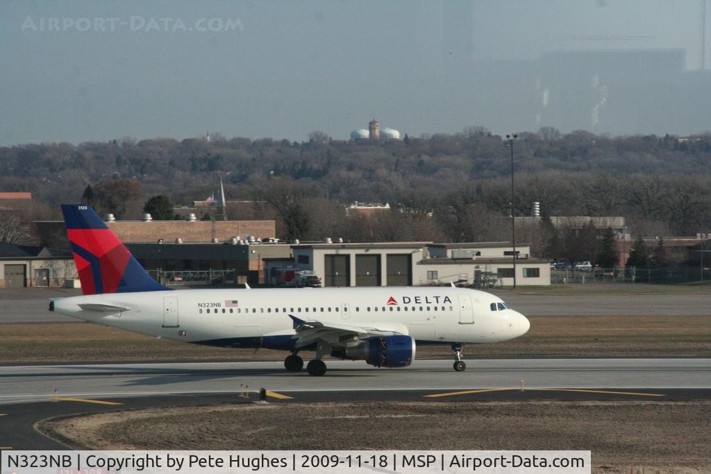 N323NB, 2001 Airbus A319-114 C/N 1453, at MSP
