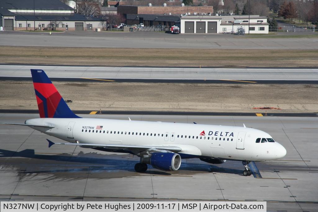 N327NW, 1992 Airbus A320-211 C/N 297, at MSP