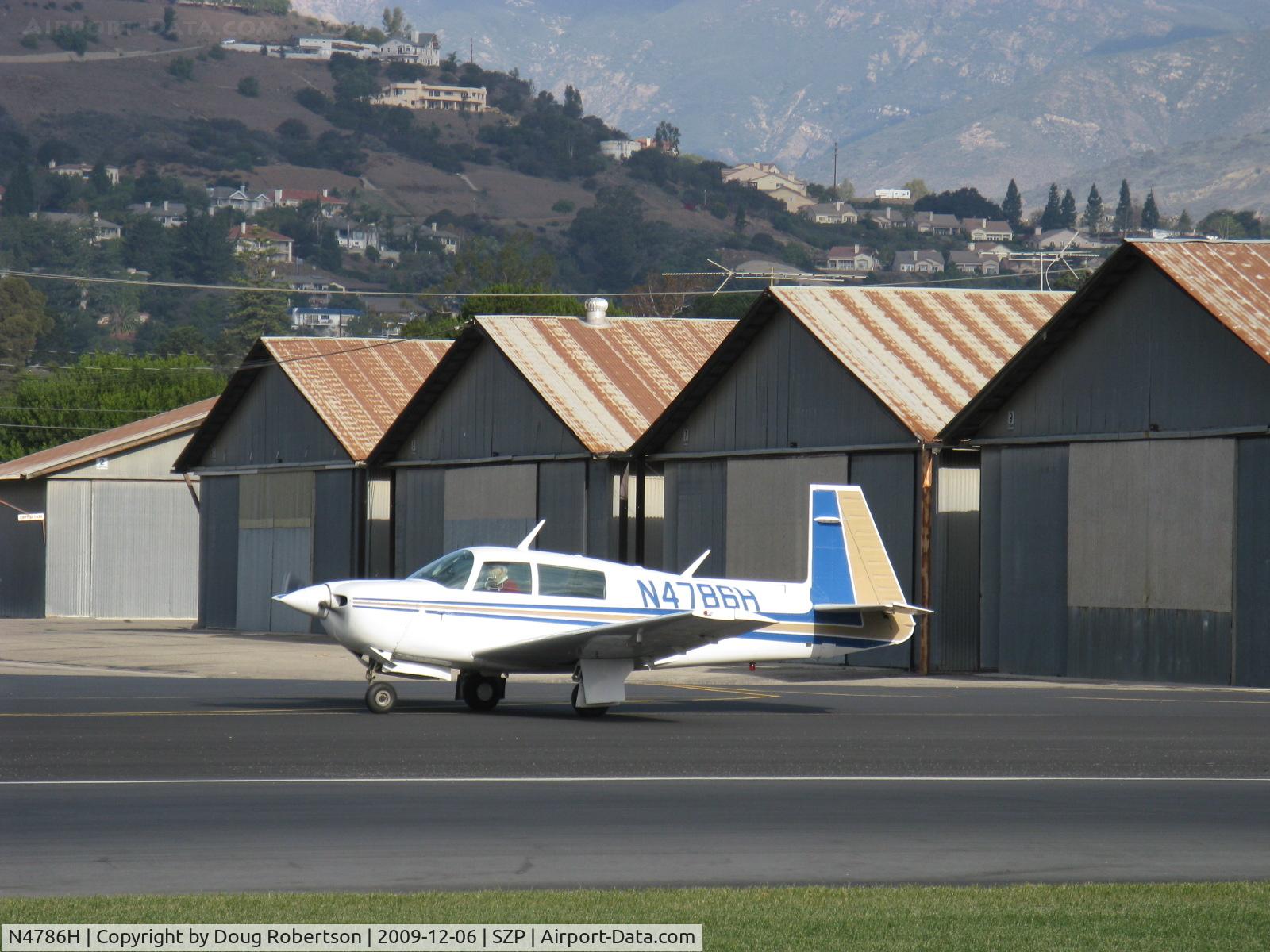N4786H, 1979 Mooney M20J 201 C/N 24-0876, 1979 Mooney M20J 201, Lycoming IO-360-A&C 200 Hp, taxi to Rwy 04