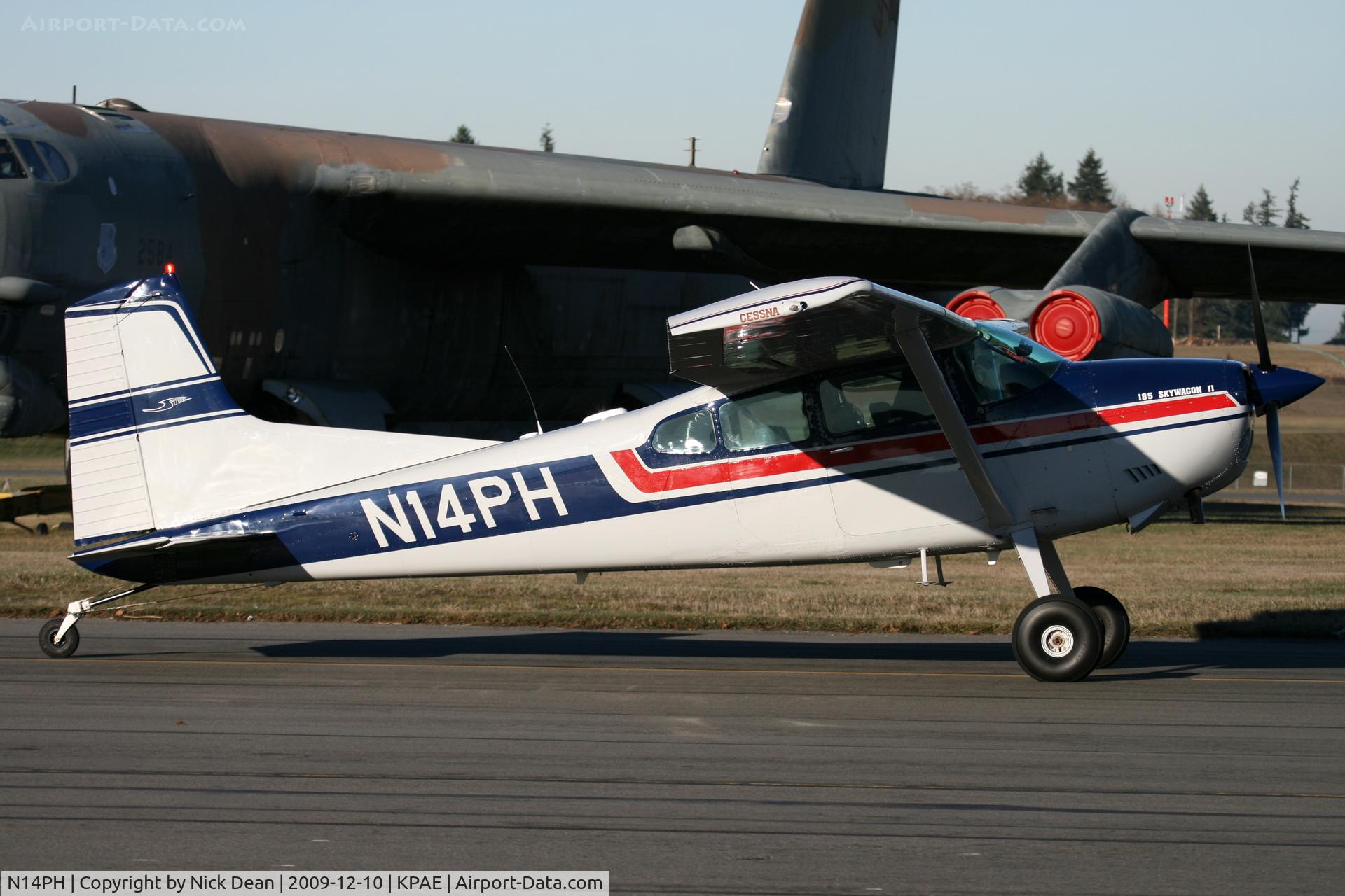 N14PH, 1981 Cessna A185F Skywagon 185 C/N 18504323, KPAE