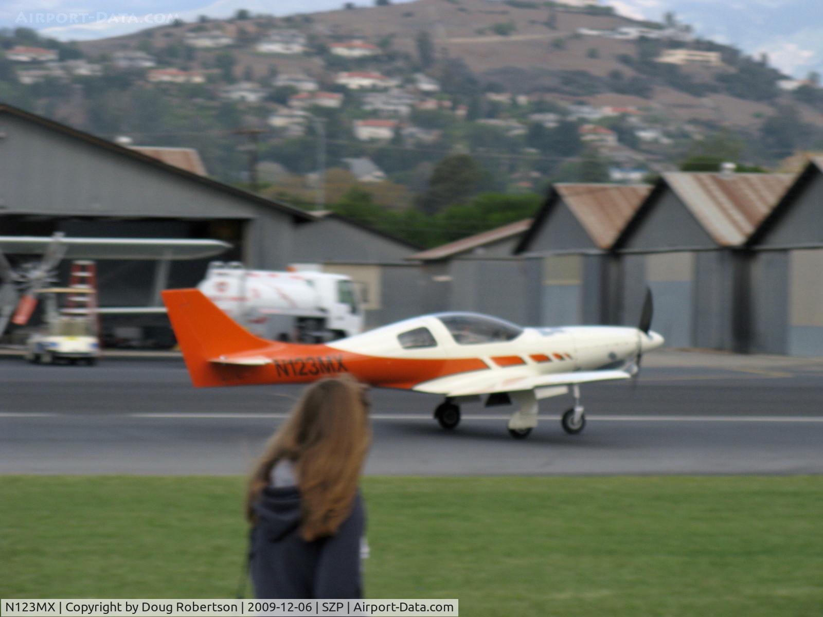 N123MX, 1988 Lancair 235 C/N 131, 1988 Maxwell LANCAIR 235, Lycoming O-320-D2 160 Hp, landing roll Rwy 04