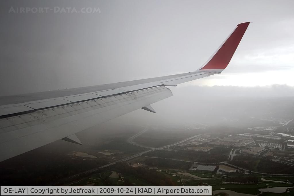 OE-LAY, 1998 Boeing 767-3Z9/ER C/N 29867, Austrian Boeing 767-3Z9, c/n: 29867 wingview rain approach IAD Washington DC OS93