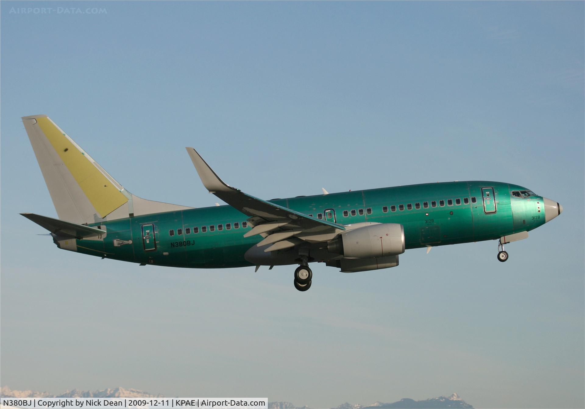 N380BJ, 2009 Boeing 737-7JZ BBJ C/N 37700, KPAE