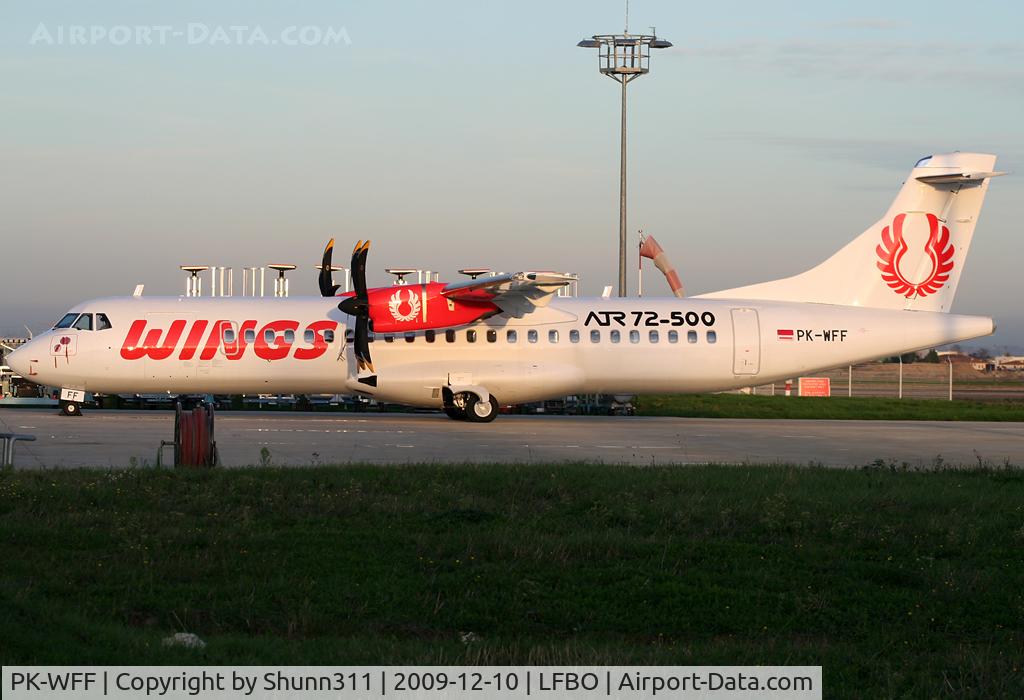 PK-WFF, 2009 ATR 72-212A C/N 869, At the cleaning area...