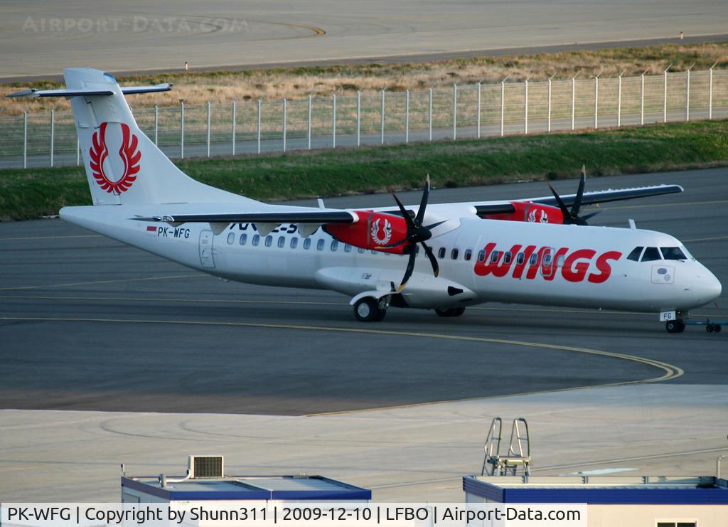 PK-WFG, 2009 ATR 72-212A C/N 882, Tracked at the cleaning area...