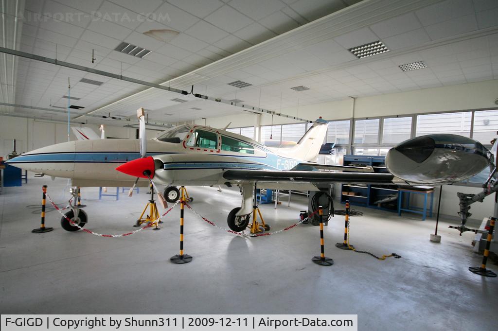F-GIGD, Cessna 310R C/N 310R-1825, Used as an instructional airframe at this School