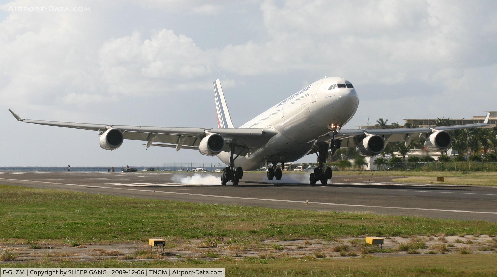 F-GLZM, 1998 Airbus A340-313X C/N 237, Airfrance landing at St Maarten