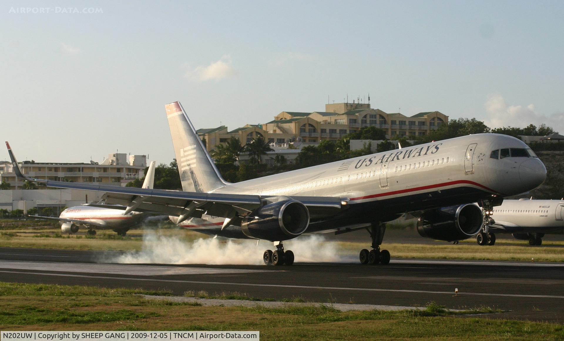 N202UW, 1995 Boeing 757-2B7 C/N 27811, Us air landing at Tncm