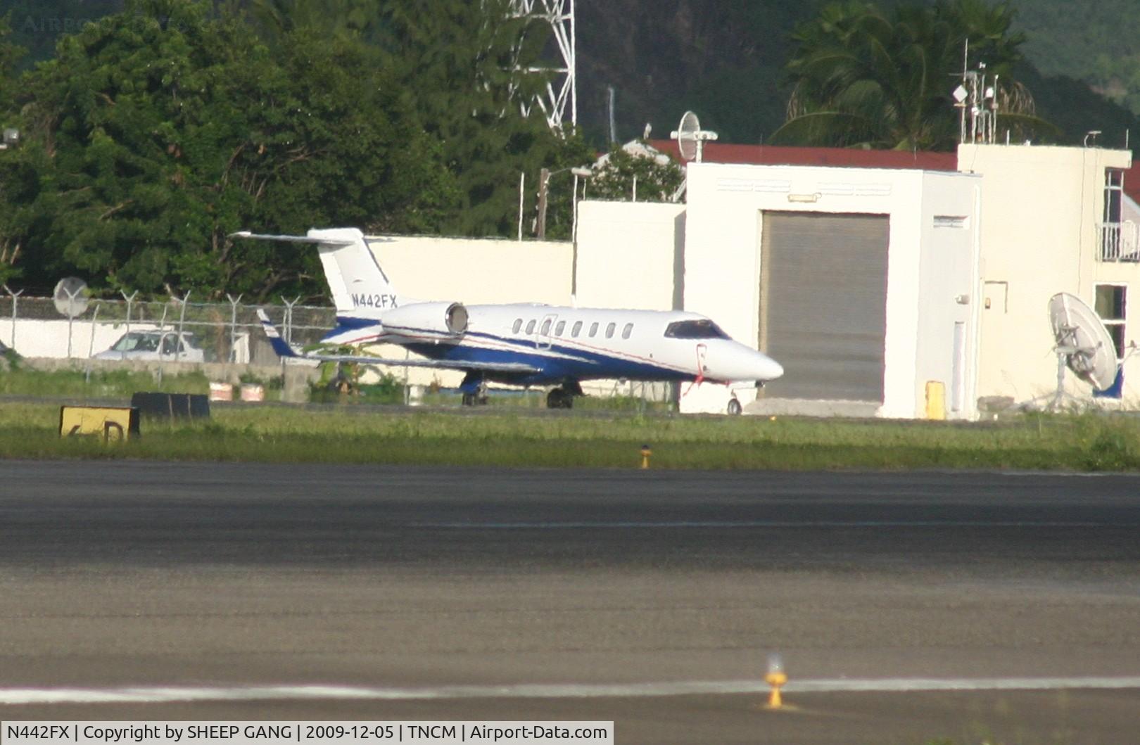 N442FX, 2008 Learjet Inc 45 C/N 364, N442FX park at the private ramp