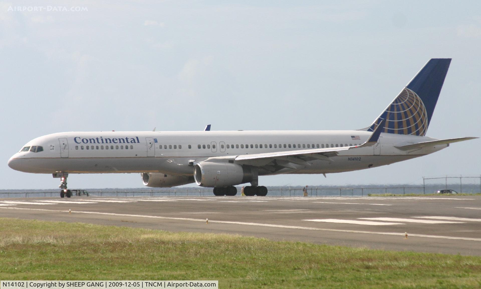 N14102, 1994 Boeing 757-224 C/N 27292, Continental at the tresh hold