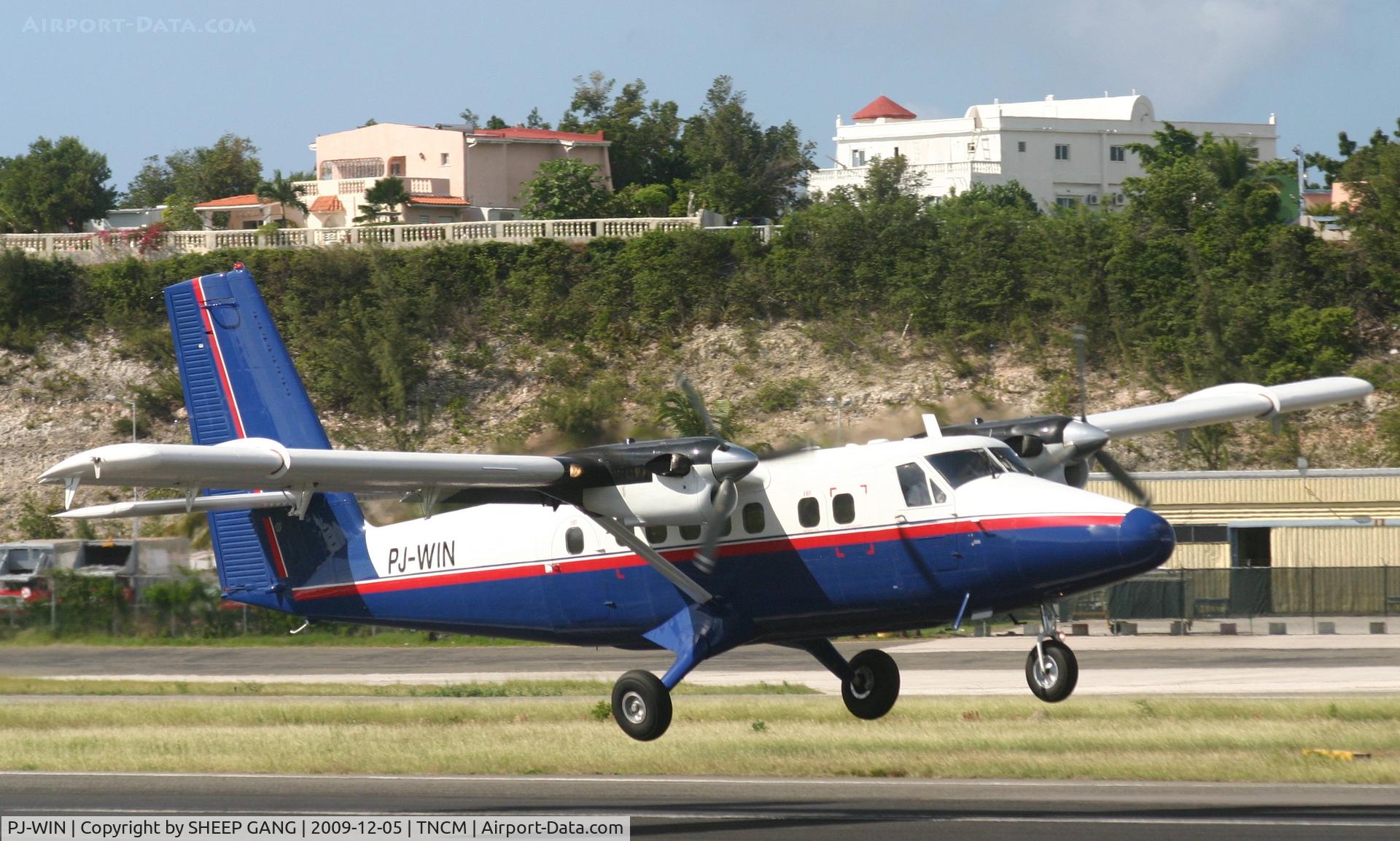 PJ-WIN, 1976 De Havilland Canada DHC-6-300 Twin Otter C/N 518, Winair landing at tncm