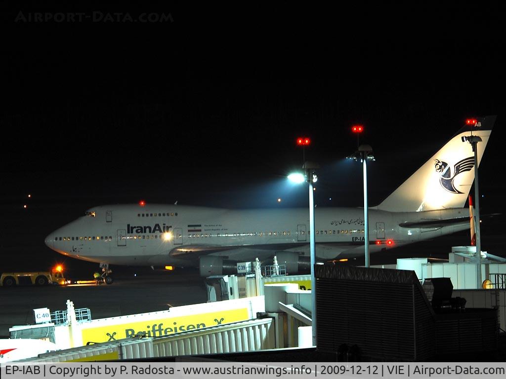 EP-IAB, 1976 Boeing 747SP-86 C/N 20999, Very rare visitor in Vienna