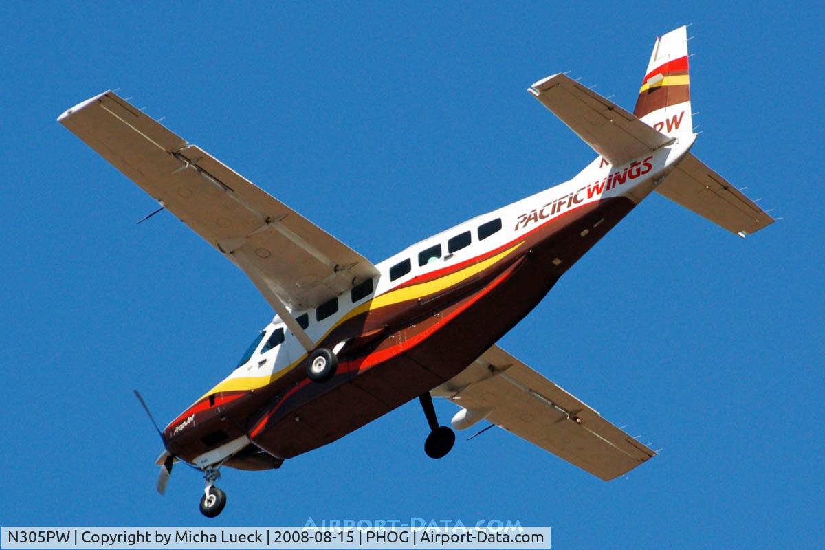 N305PW, 2000 Cessna 208B C/N 208B0828, At Maui