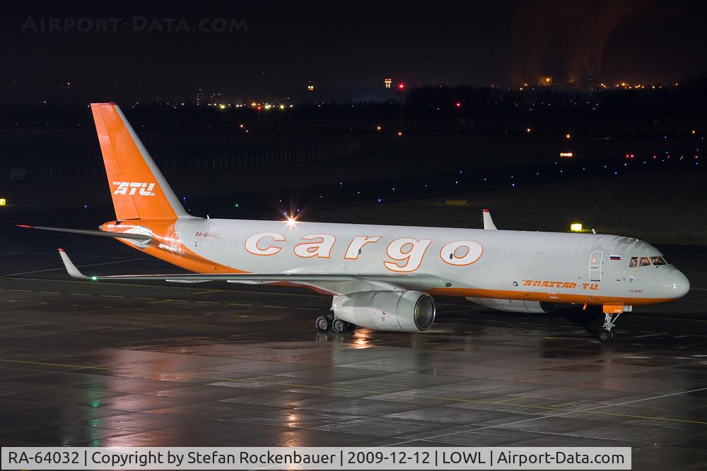 RA-64032, Tupolev Tu-204-100C C/N 1450743164032, -