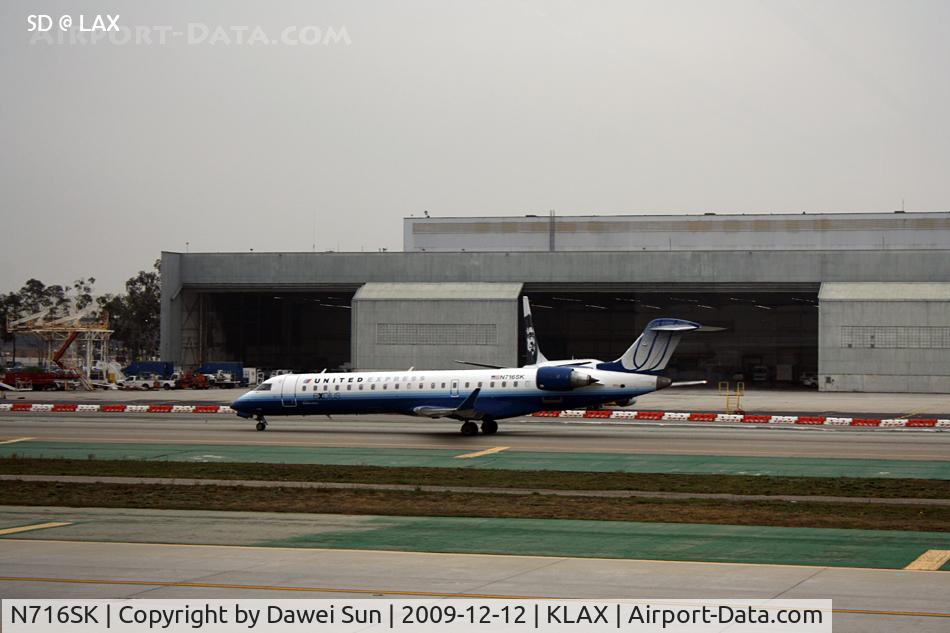 N716SK, 2004 Bombardier CRJ-701ER (CL-600-2C10) Regional Jet C/N 10180, lax