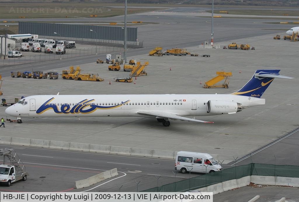 HB-JIE, 1996 McDonnell Douglas MD-90-30 C/N 53461, Hello