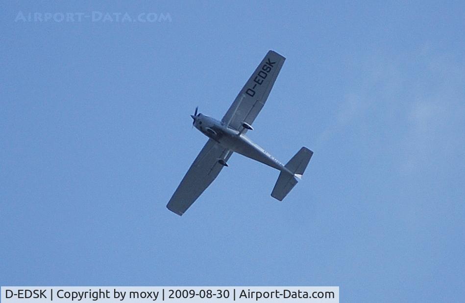 D-EDSK, Reims 172M Skyhawk C/N F17201269, Cessna 172M out of EDAL over Bad Saarow, Eastern Germany.