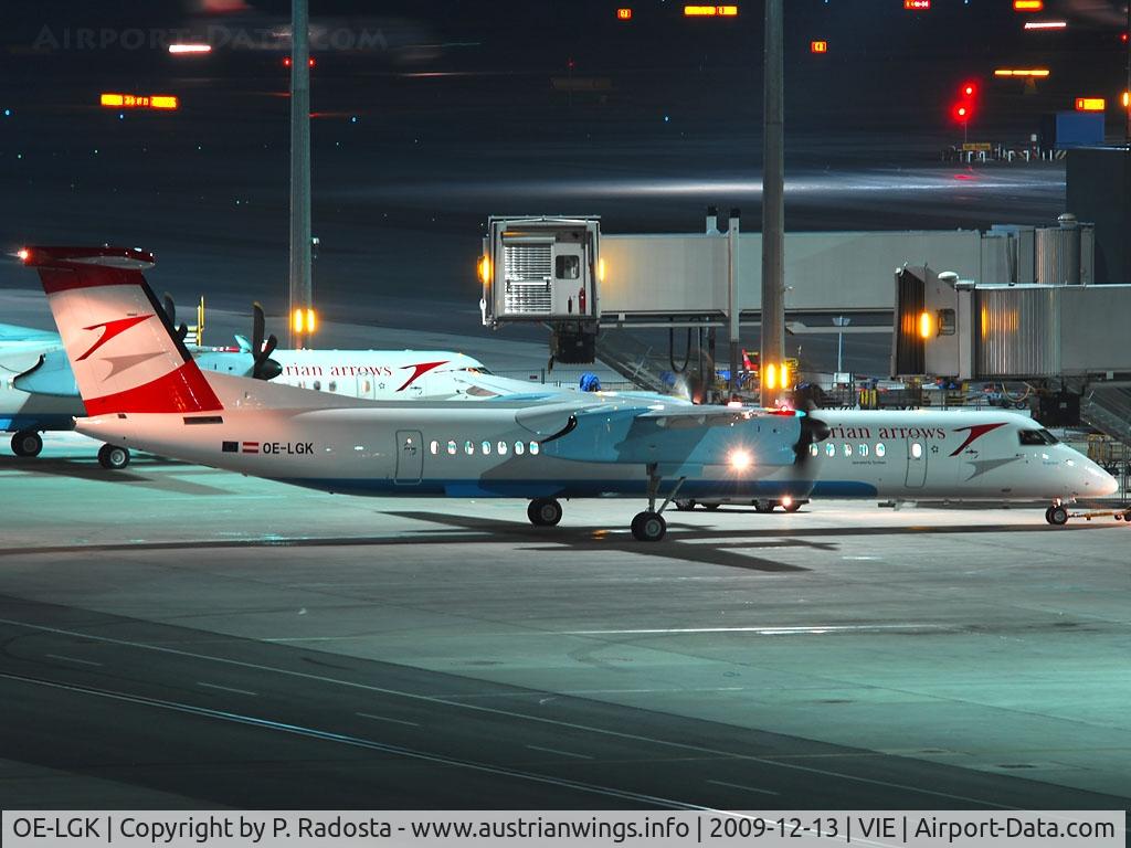 OE-LGK, 2009 De Havilland Canada DHC-8-402Q Dash 8 C/N 4280, Brand new Dash 8-402 - delivered 27-11-2009 to Austrian Arrows - probably one of the first pictures of that plane in Vienna