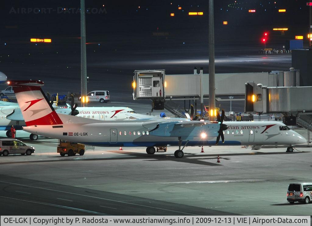 OE-LGK, 2009 De Havilland Canada DHC-8-402Q Dash 8 C/N 4280, Brand new Dash 8-402 - delivered 27-11-2009 to Austrian Arrows - probably one of the first pictures of that plane in Vienna